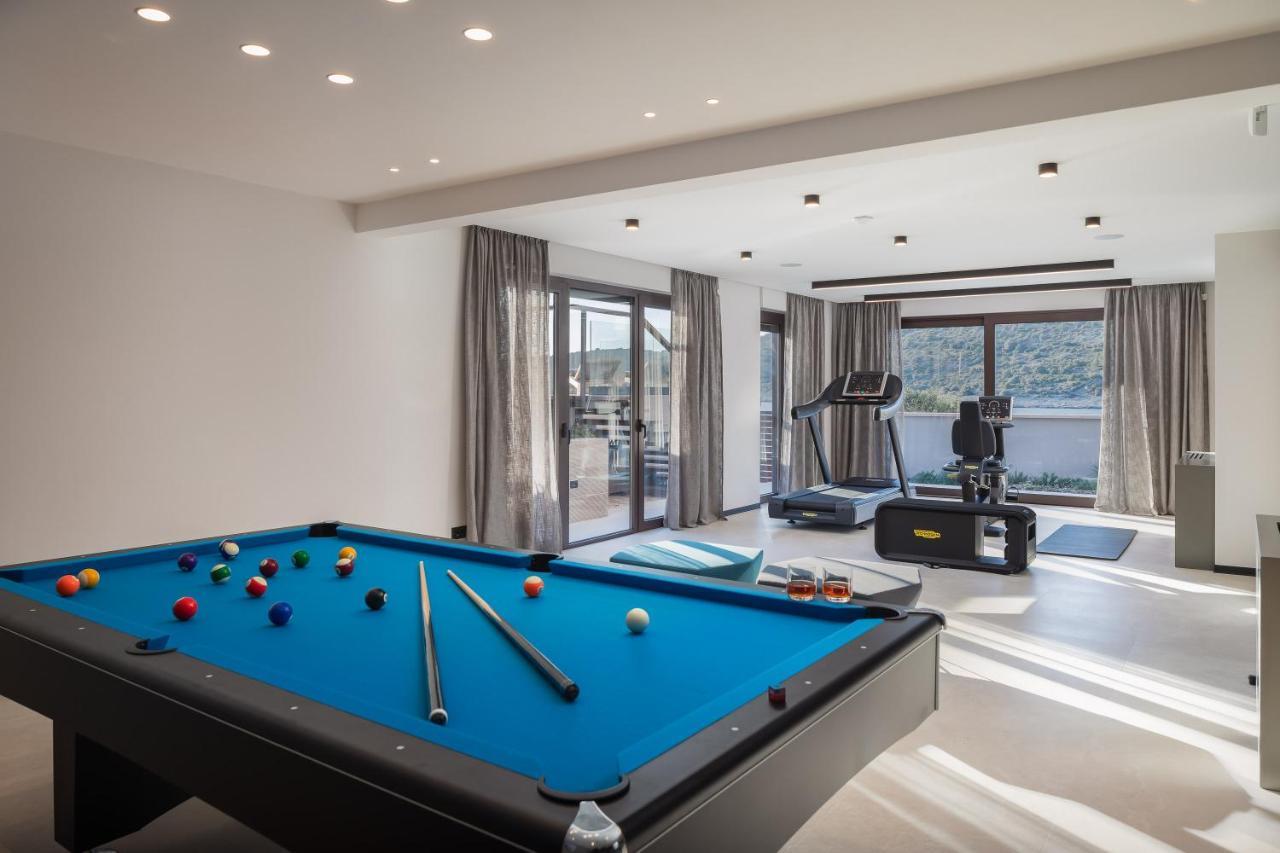 Beachfront Villa Punta Planka With Pool Rogoznica  Exterior foto