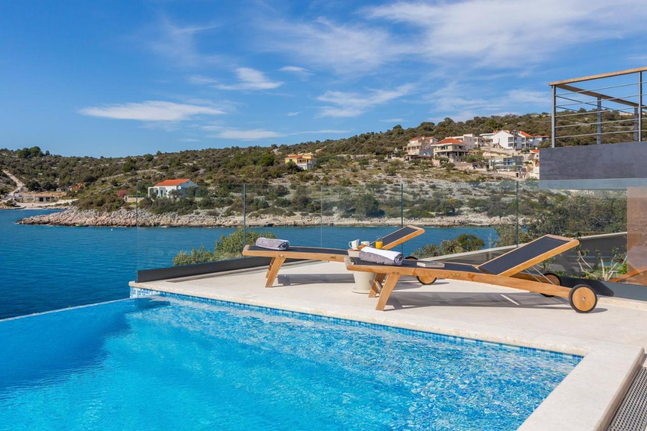 Beachfront Villa Punta Planka With Pool Rogoznica  Exterior foto